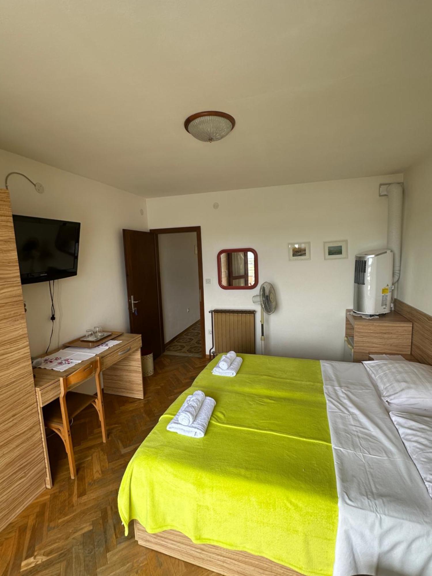 Rooms And Apartments Roza Portoroz Exterior photo