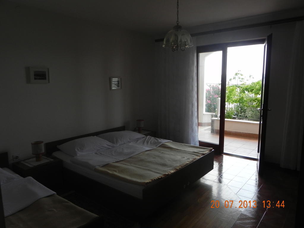 Rooms And Apartments Roza Portoroz Exterior photo