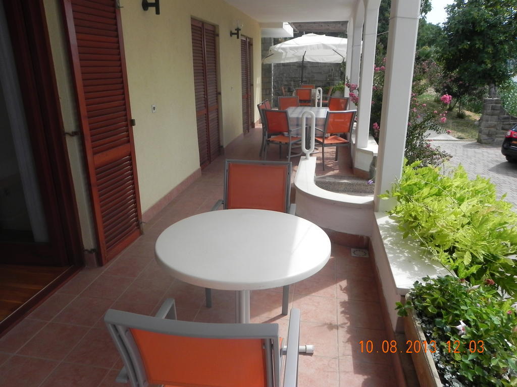 Rooms And Apartments Roza Portoroz Exterior photo